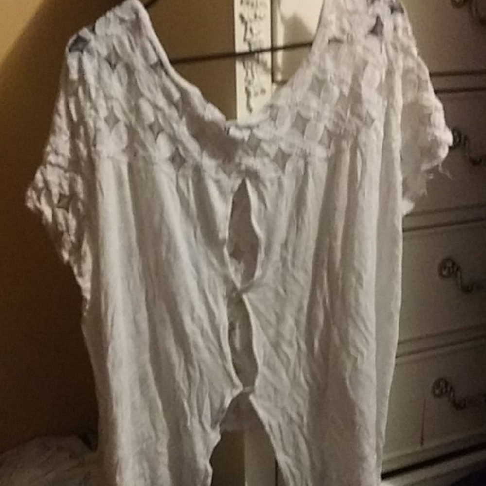 Shirt - Picture 3 of 3